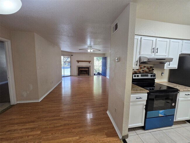 Foto del edificio - 9797 Leawood Blvd