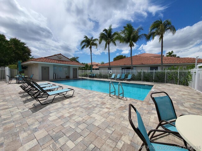 Foto del edificio - 13243 NW 8th St