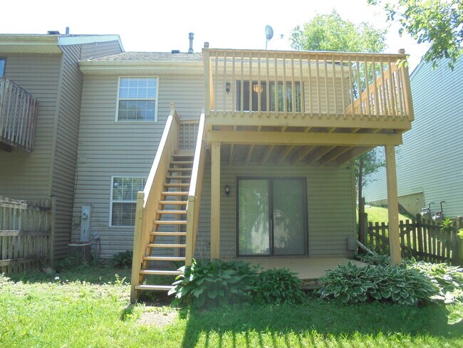 Building Photo - 1114 Stratford Ln
