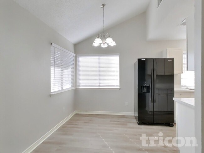 Foto del edificio - 2214 Townhall Ln