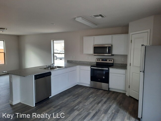 Building Photo - 4 br, 3 bath House - 526 Ramar Rd