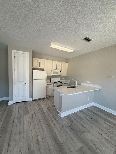 Foto del edificio - 1222 Roycroft Ave