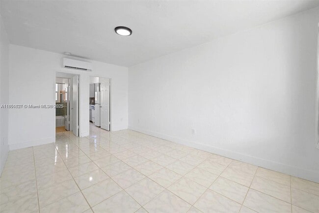 Building Photo - 550 NE 82nd Terrace