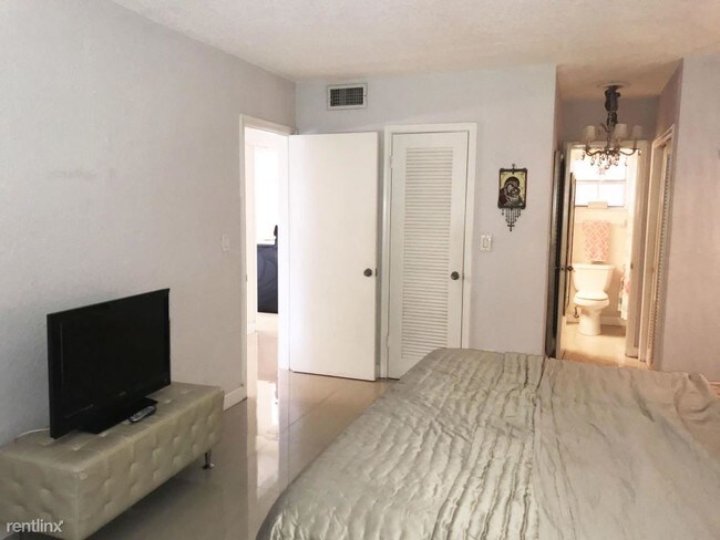 Foto del edificio - 400 NE 20th St