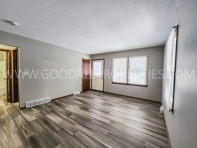 Building Photo - Cozy 2 bedroom duplex in Ankeny