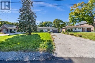 Building Photo - 18 Windridge Dr