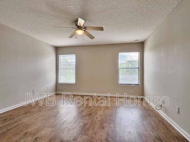 Foto del edificio - 795 Pine Moss Rd