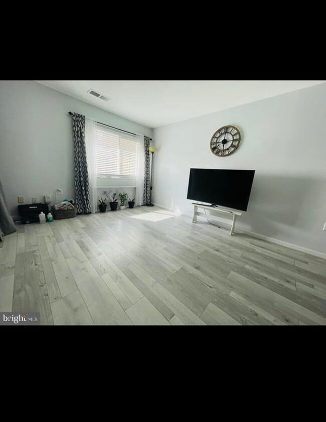 Living Room - 8622 Village Sq