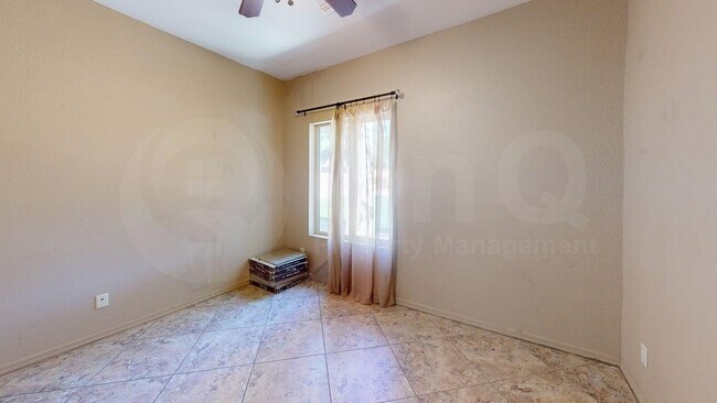 Foto del edificio - 211 E Camino Rancho Cielo