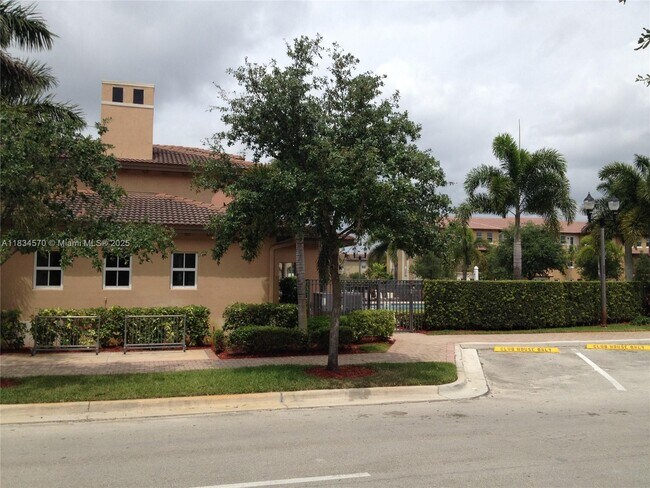 Building Photo - 983 SW 147th Ave
