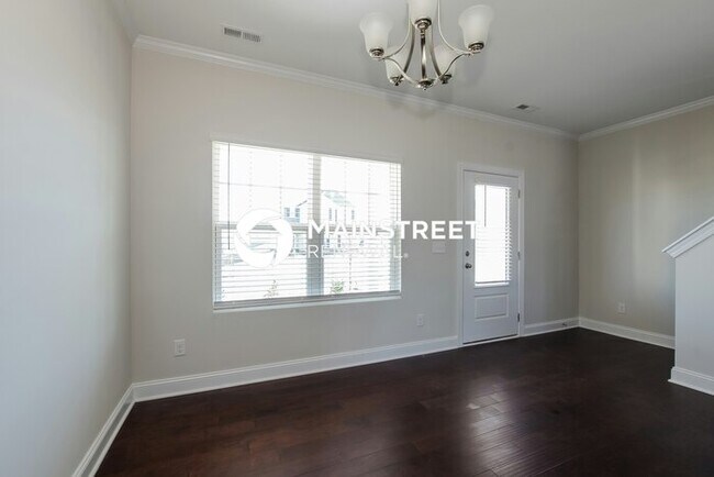 Foto del edificio - 5 Bedroom Pet-Friendly Home in Monroe, NC with Main Street Renewal