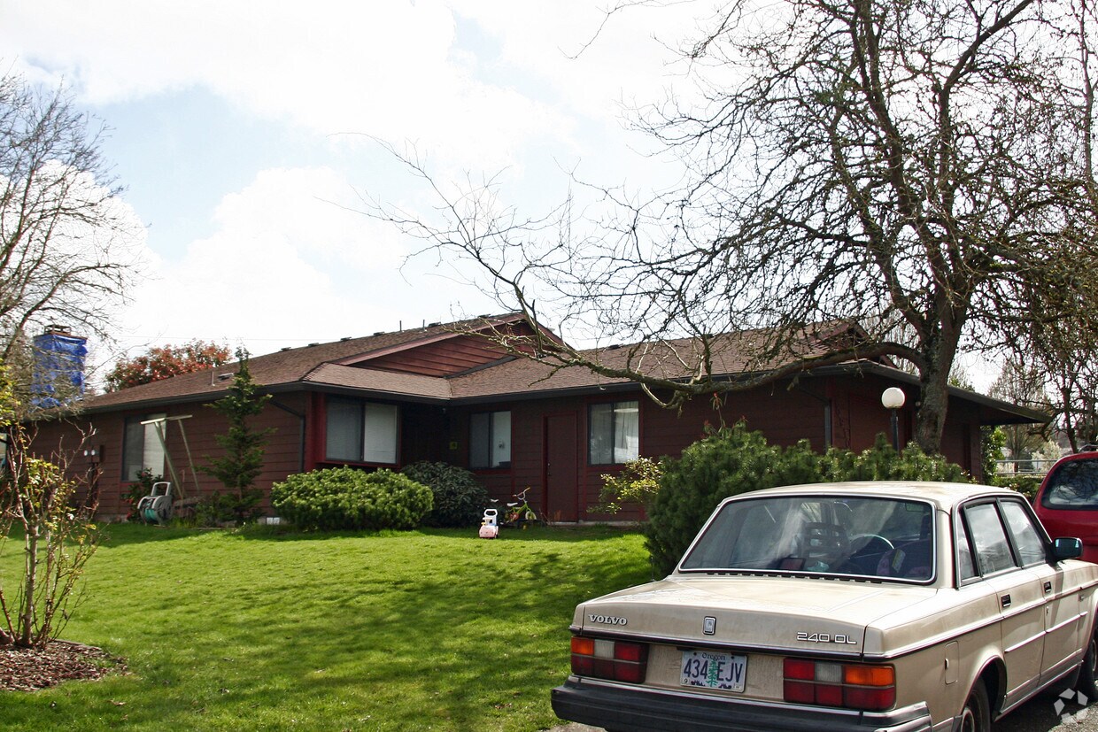 Primary Photo - 10910-10915 10955 SW Garden Park Pl