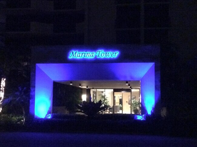 Foto del edificio - 108 Lakeshore Dr