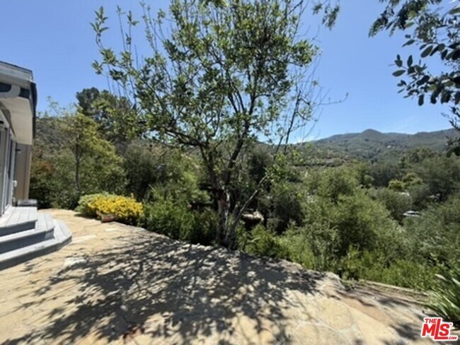Foto del edificio - 30473 Mulholland Hwy