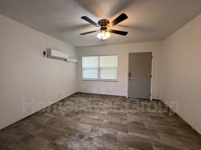 Building Photo - 5757 Antoinette Ln