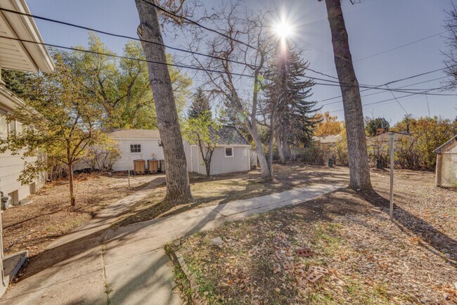 Building Photo - 1608 E. Sheridan Street