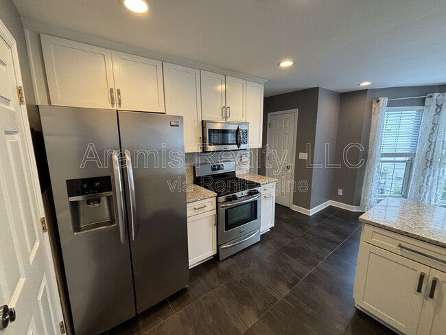 Building Photo - 2809 Ashwood Pl