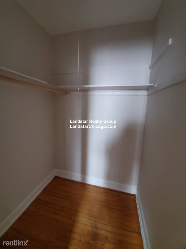 Foto del edificio - 7385 N Damen Ave