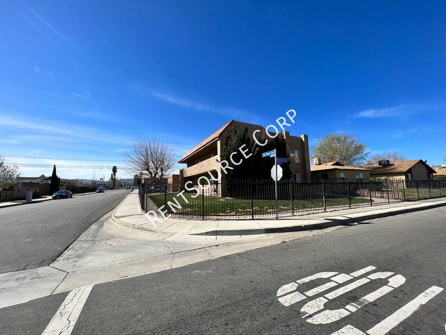 272 E Ave Q7 Unit B, Palmdale, CA 93550 Condo for Rent in Palmdale