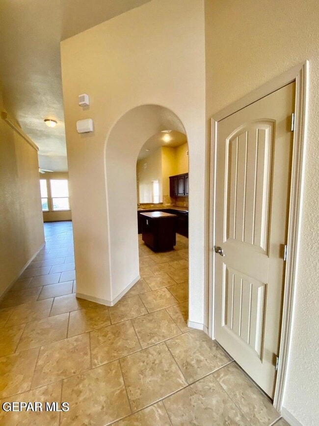 Building Photo - 14277 Desert Sky Dr