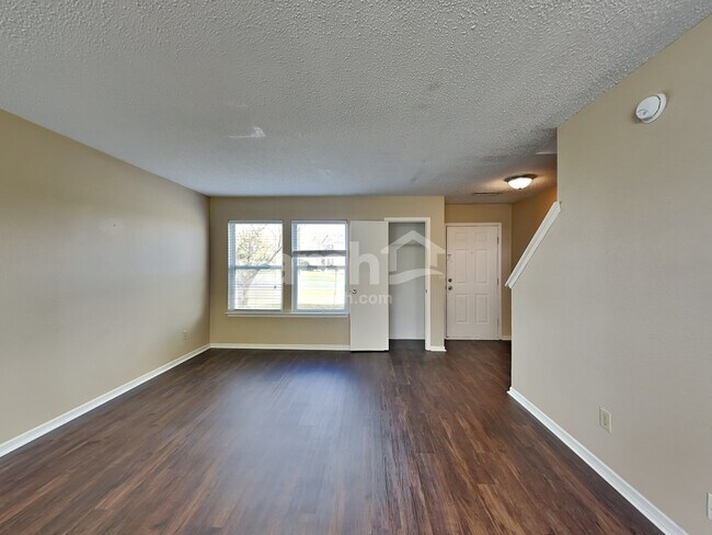 Building Photo - 5842 N Quincy Drive