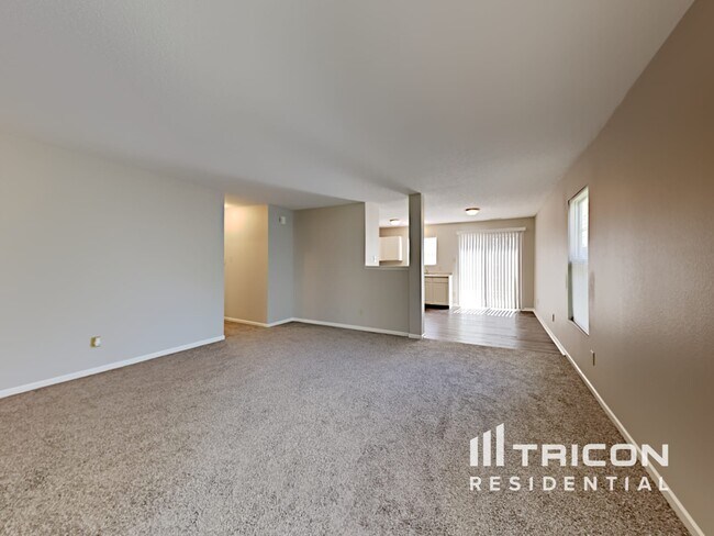 Foto del edificio - 7621 Mansfield Way