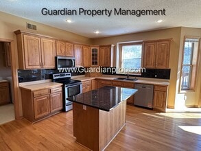 Building Photo - 10022 Fallgold Pkwy