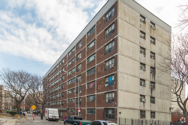 Building Photo - BORINQUEN PLAZA