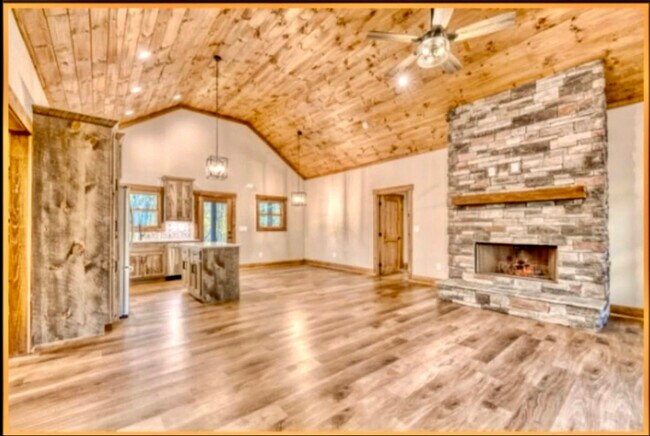 Foto del edificio - 224 E Ridge Ln