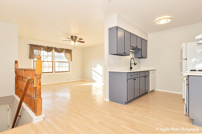 Building Photo - 756 Gloucester Dr