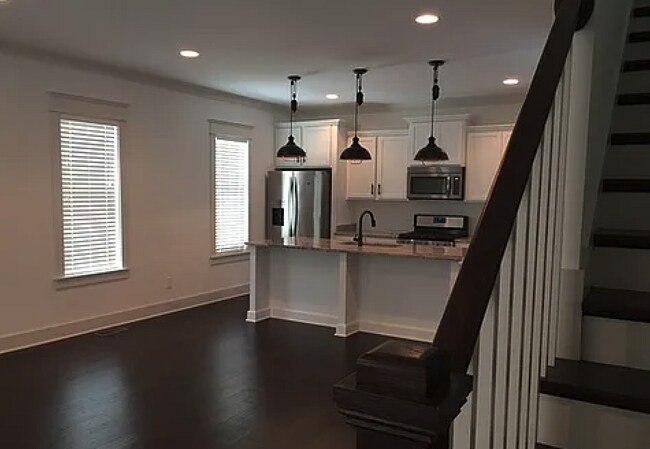 Foto del edificio - 2 bed/2.5 bath in the Nations!