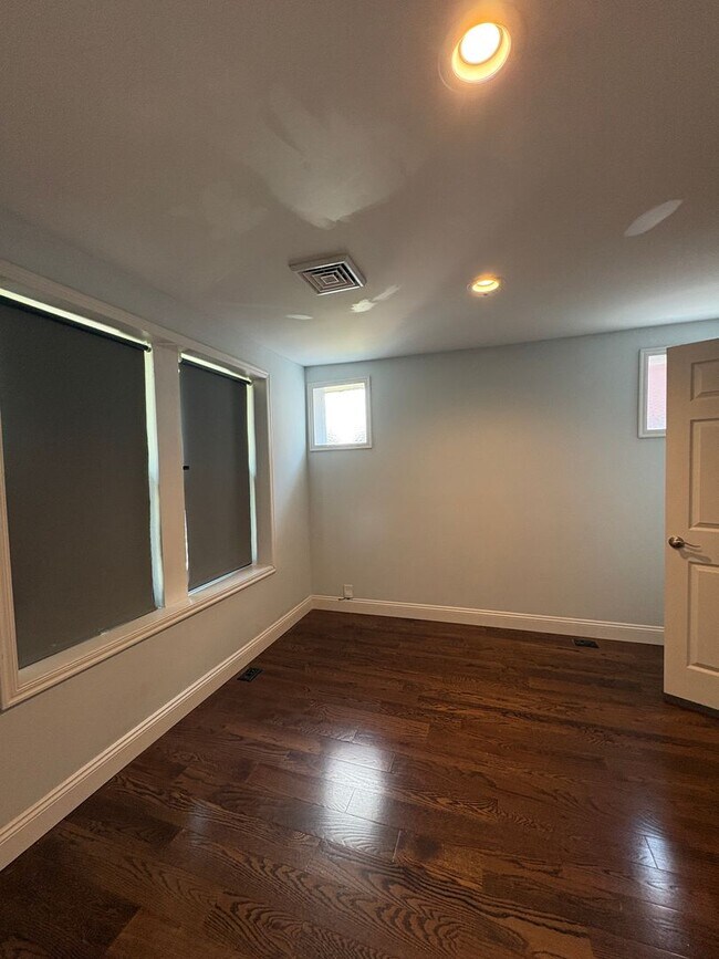 Foto del edificio - 4217 Blaine Ave