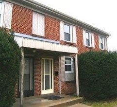 Building Photo - 654 Viscount Rd