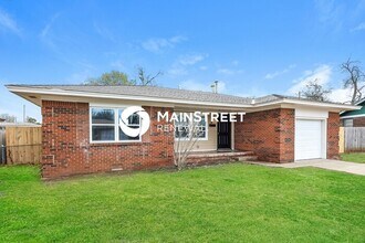 Building Photo - 624 E Towry Dr