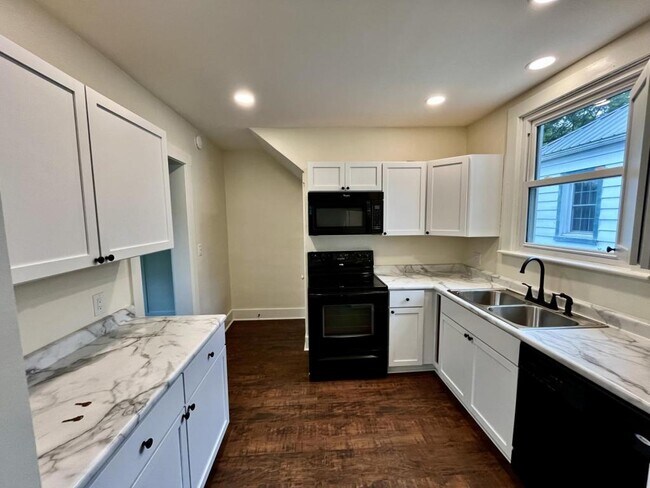 Foto del edificio - 604 N Park St