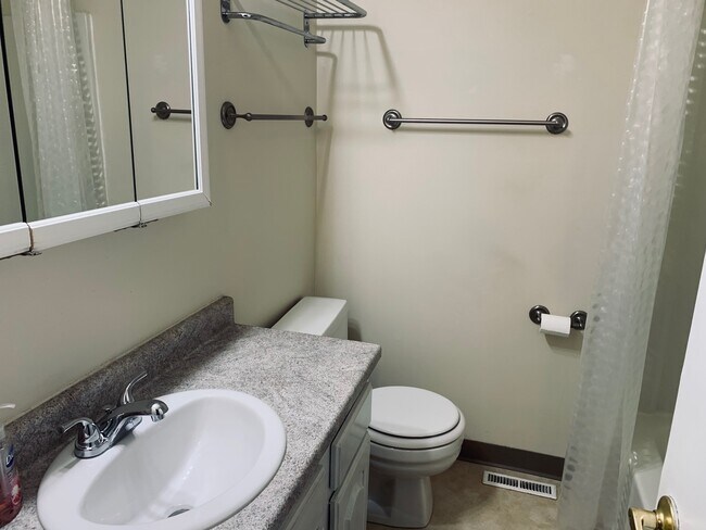 Foto del edificio - 5195 Cline Rd