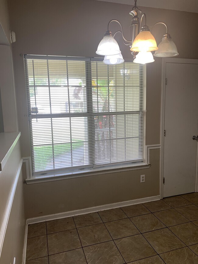 Foto del edificio - 920 Mandarin Dr