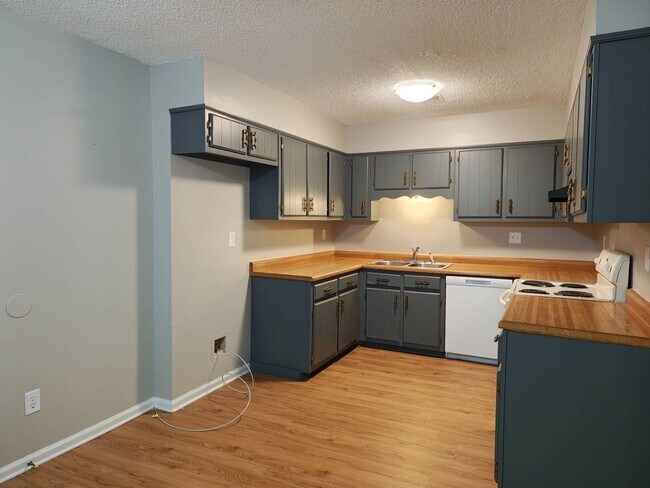 Foto del edificio - Renovated 3 Bedroom 2 Bath | River Oaks Area