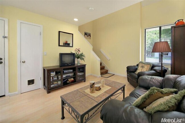 Foto del edificio - Cozy Condo in North Davis!