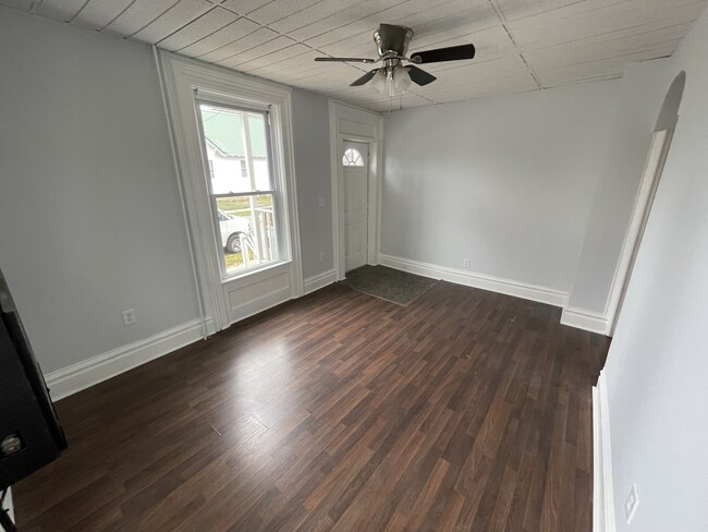 Living Room - 127 N Arlington Ave