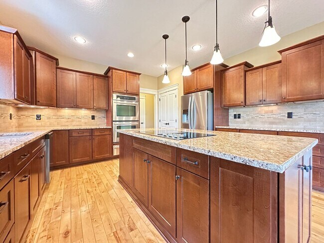 Foto del edificio - Astonishing 5 bedroom 3.5 Bath Home