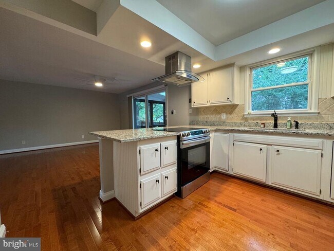 Building Photo - 6087 O'Day Dr