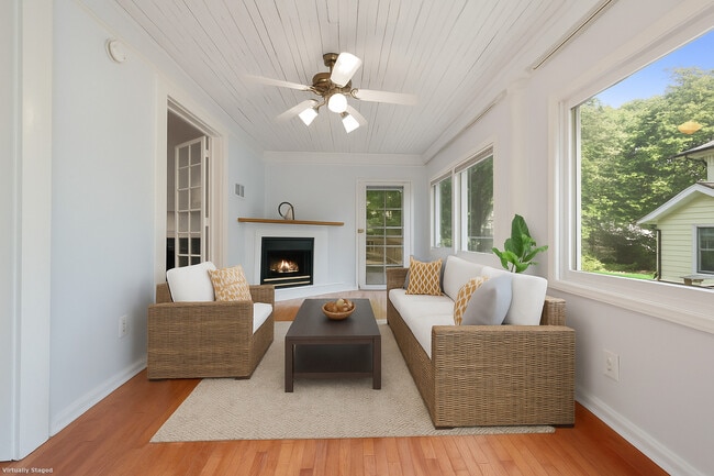 Foto del edificio - 53 Indian Field Rd