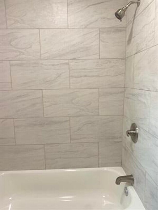 Foto del edificio - Brand new remodeled home in Seminole Manor