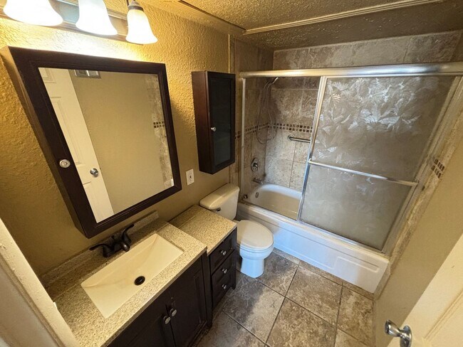 Foto del edificio - Delightful 1Bed/1Bath Ground-Level Condo!