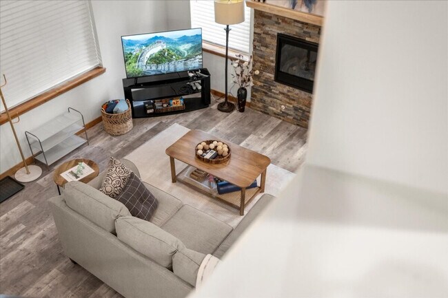 Building Photo - 308 Paradise Dr