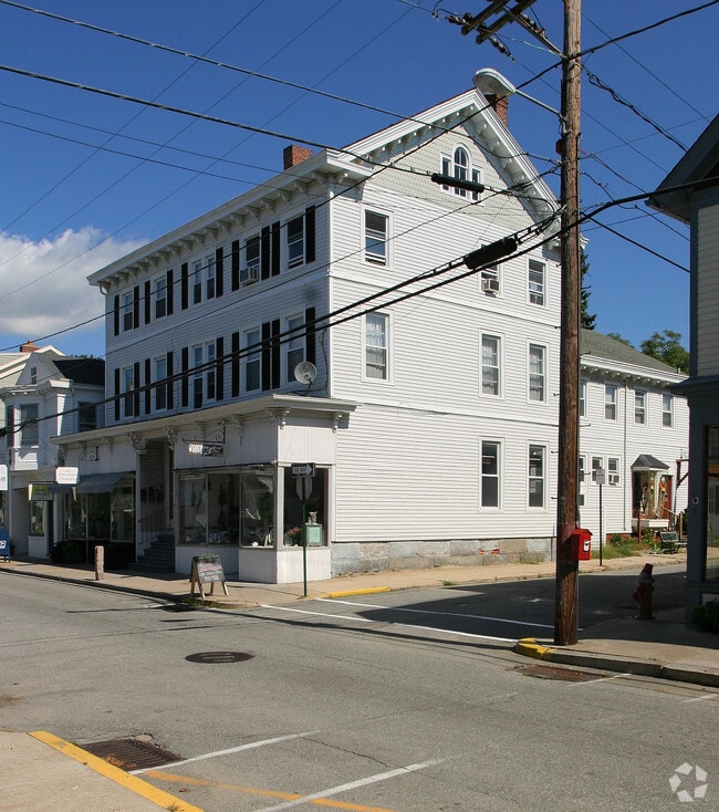 Building Photo - 117 Water St