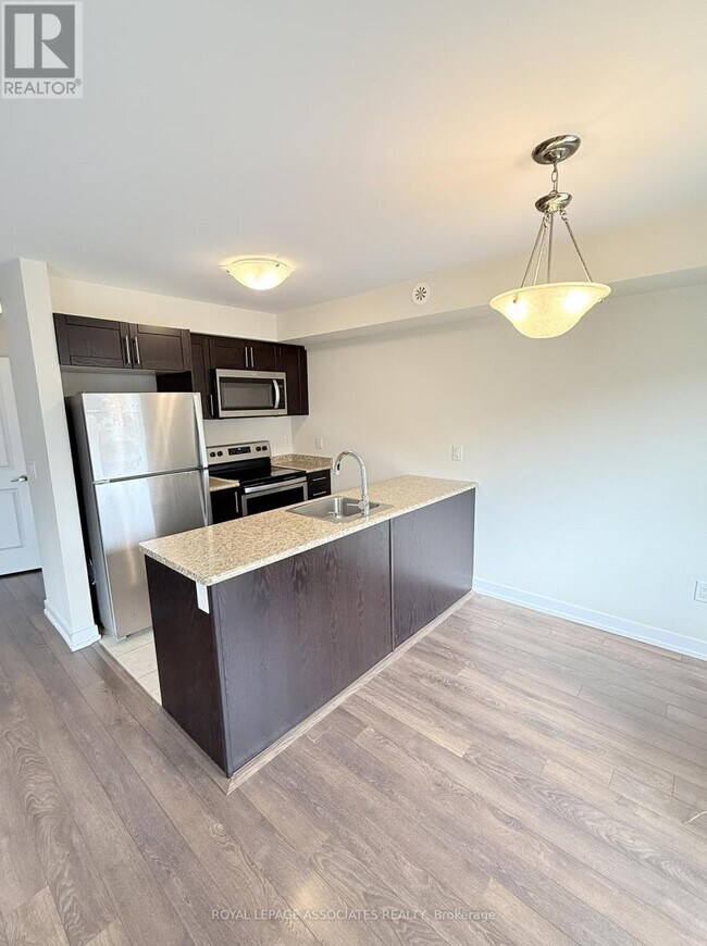 Building Photo - 20 Westmeath Ln