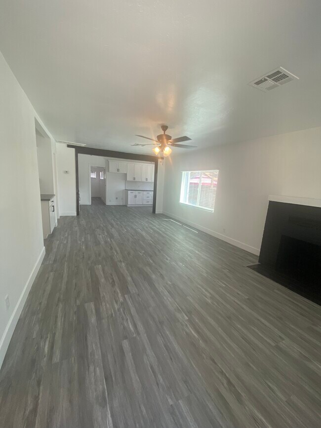 Foto del edificio - 1820 3rd St