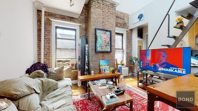 Foto del edificio - 336 E 18th St